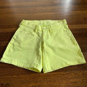 Lilly Pulitzer South Ocean Midi Denim Jean Shorts in Lemon Drop Yellow size 0
